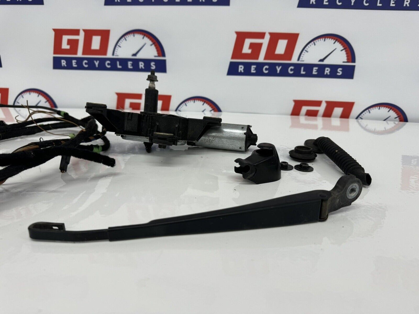 01-05 Volkswagen Passat Wagon B5.5 Rear Back Glass Wiper Motor 3B9 955 711 C