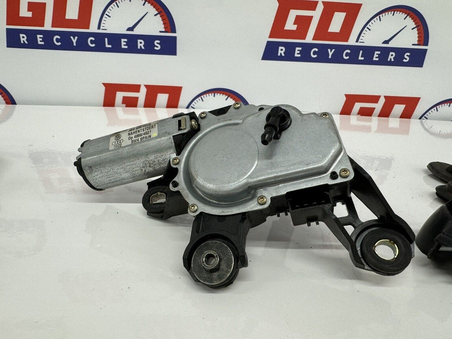 01-05 Volkswagen Passat Wagon B5.5 Rear Back Glass Wiper Motor 3B9 955 711 C