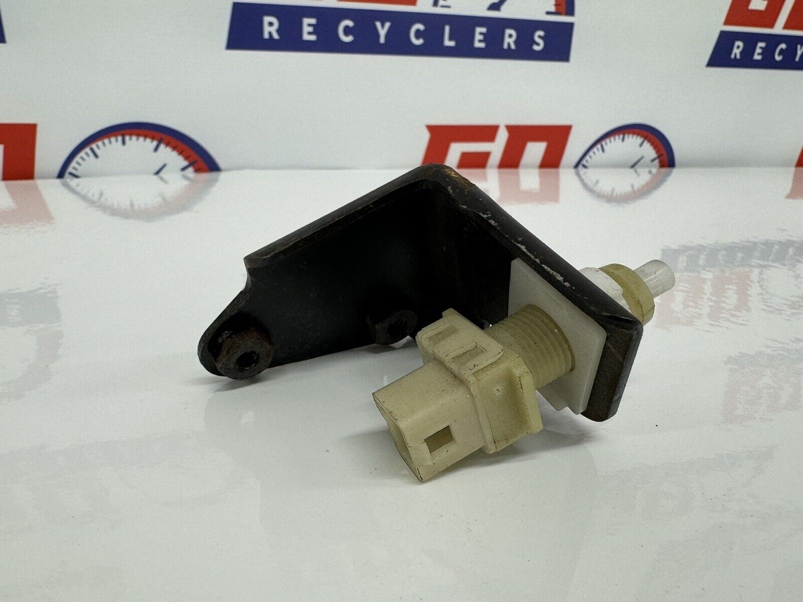 97-04 Corvette C5 Clutch Switch With Bracket OEM  8889-17 #0001