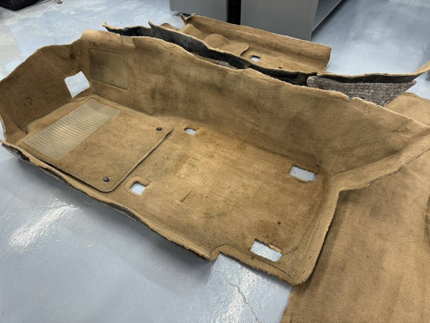 97-04 CORVETTE C5 OEM CABIN AREA CARPET OAK DRIVER PASSENGER USED #0001