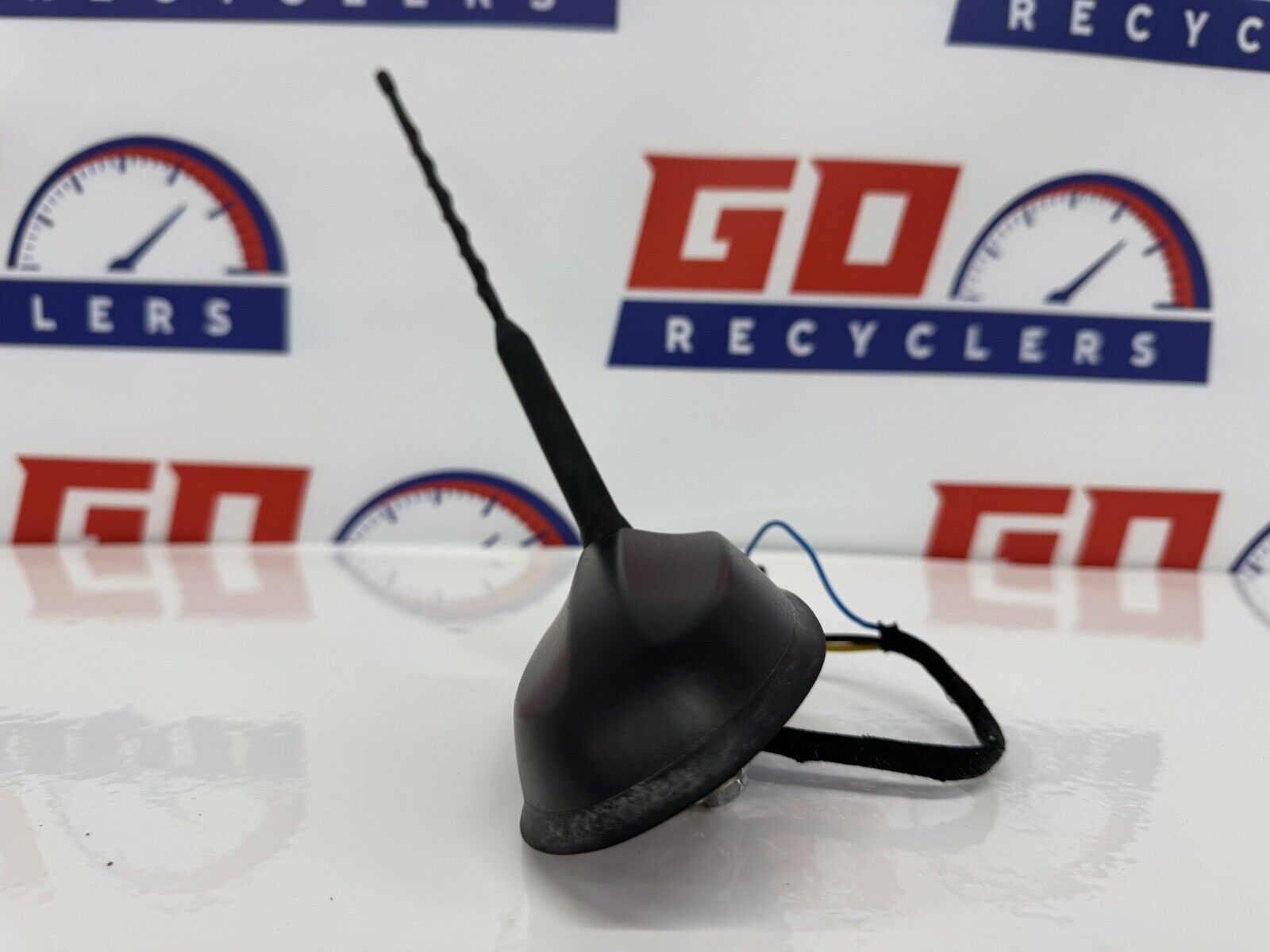 2017 - 2019 FORD ESCAPE/FUSION REAR ROOF SHARK FIN ANTENNA OEM #0003