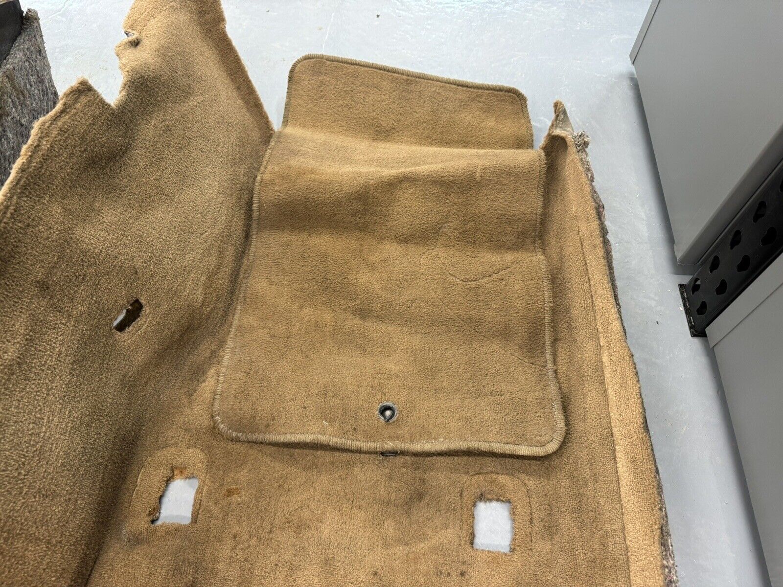 97-04 CORVETTE C5 OEM CABIN AREA CARPET OAK DRIVER PASSENGER USED #0001