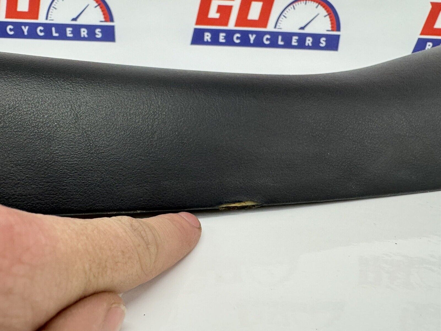 97-04 Chevrolet Corvette C5 RH Pass. Interior A-Pillar Trim Panel 10247723 0001